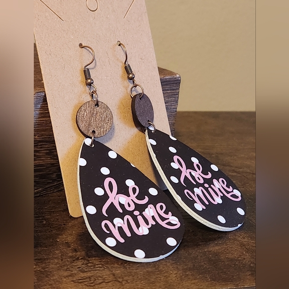 🔴"BE MINE" TEARDROP EARRINGS, NWOT - Picture 2 of 2